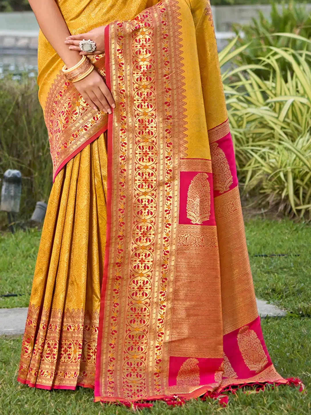India Silk Presents Yellow And Pink Contrast Banarasi Silk Sarees Adorned With Beautiful Weaving Featuring A Striking