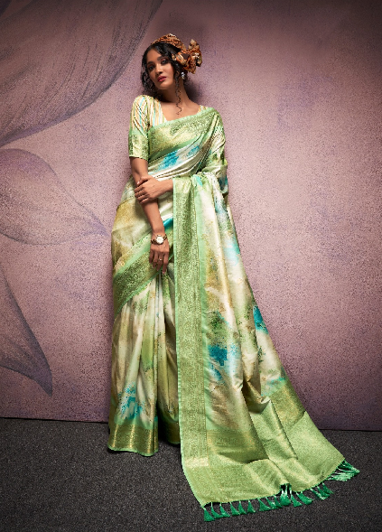 Green Elegant Handloom Silk Saree with Zari Border | Luxury Ethnic Wear for Women