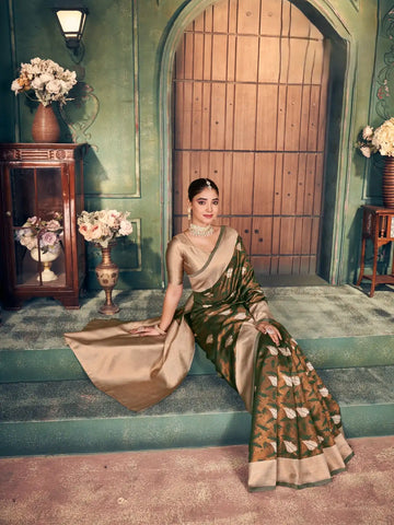 India Silk Deep Green And Beige Sarees Crafted With Exquisite Zari Silk Offer A Perfect Blend Of Tradition And Luxury
